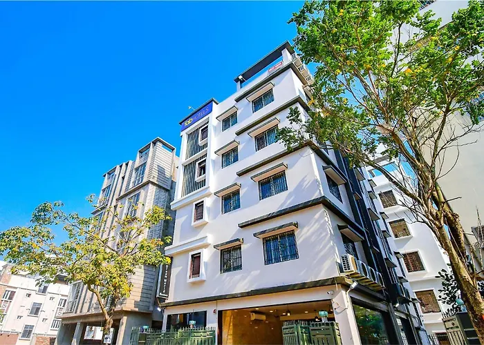 Fabhotel Dreamworld Residency