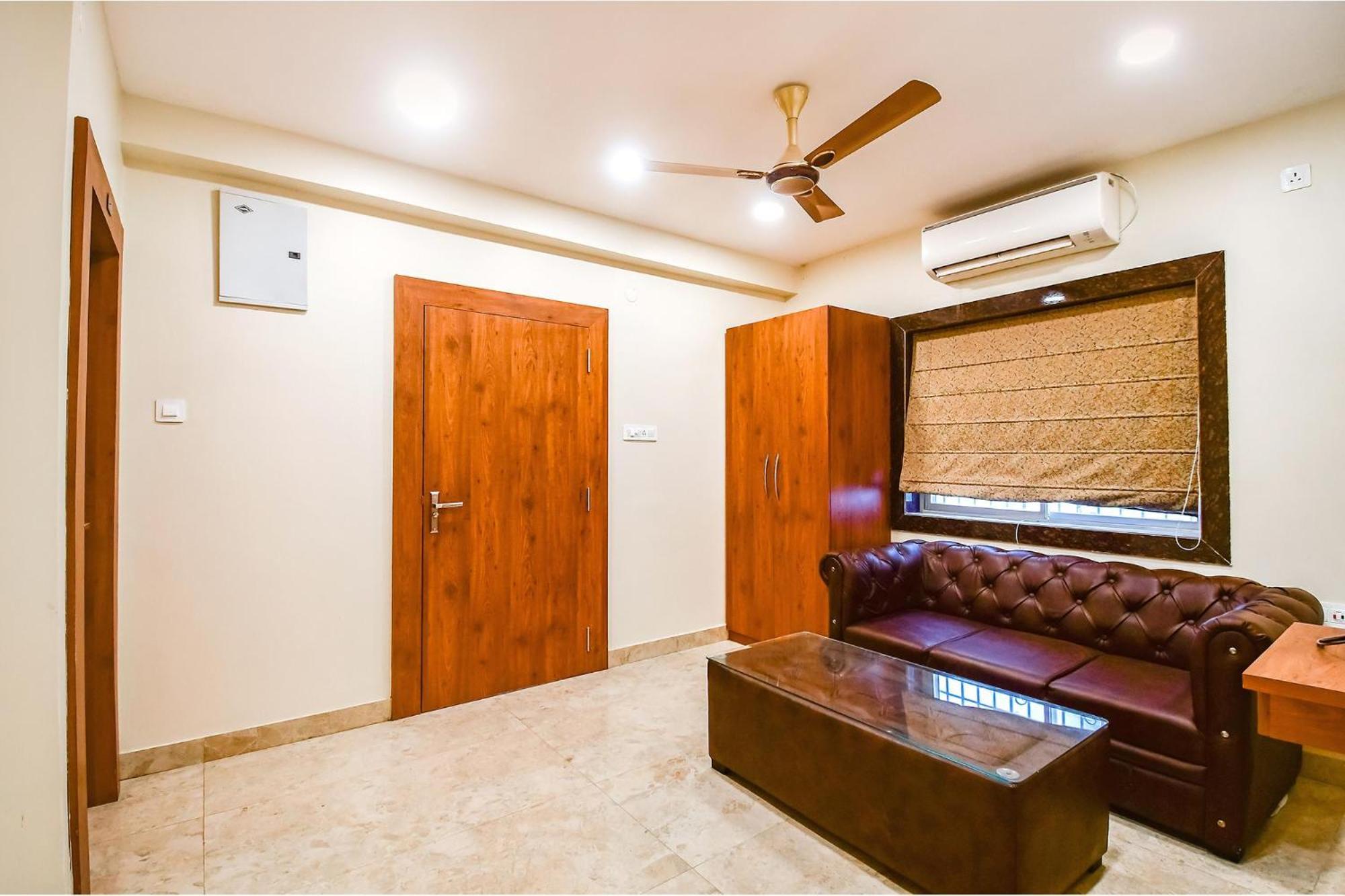 Fabhotel Dreamworld Residency